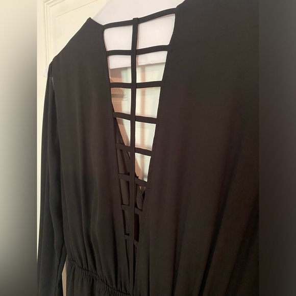 Cute open sleeve/open back dress - Picture 6 of 7